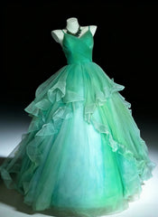 Cute Ball Gown Spaghetti Straps Green Tulle With Ruffled Long Party Gowns Prom Dresses N3040