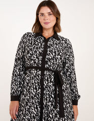 Curve Constrast Belted Midi Shirt Dress