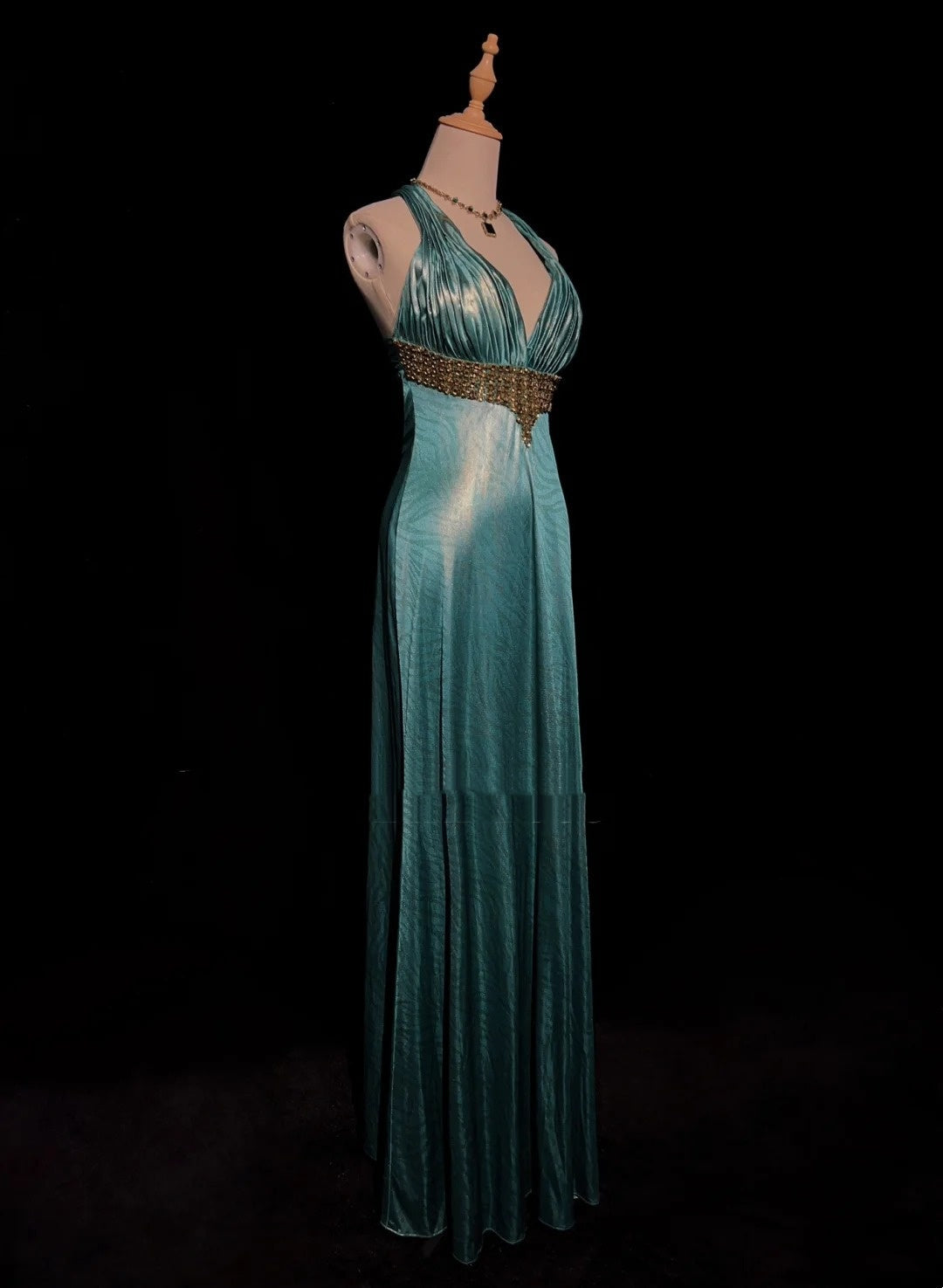 Beautiful Prom Dresses A Line Halter Blue Backless Satin With Ruffled Bodice Long Evening Outfits N3373