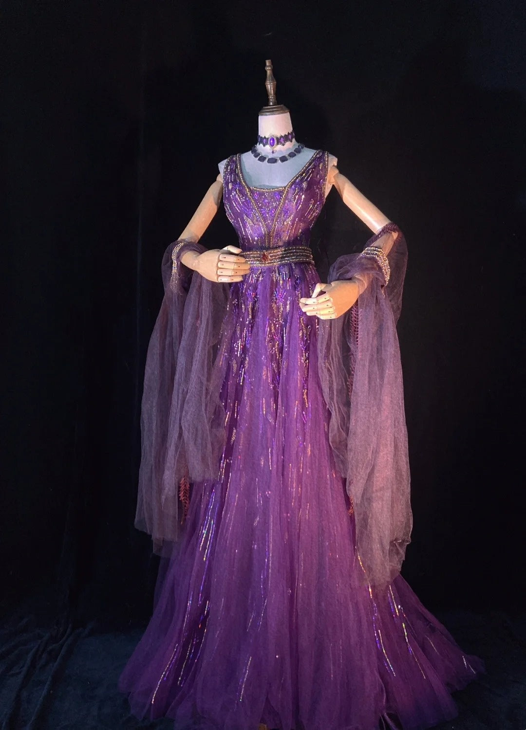 Modest Prom Dresses A line V Neckline Grape Tulle Sequined With Cape Long Evening Outfits N3447
