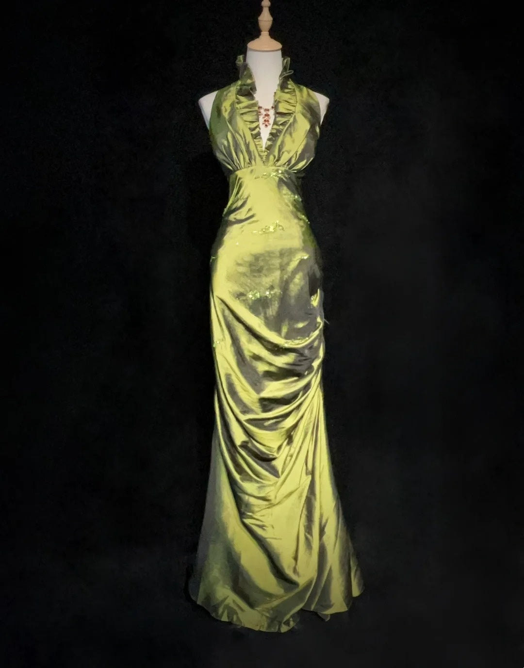 Vintage Prom Dresses 2000s Mermaid Halter V Neck Green Satin With Ruffled Beading Long Prom Gown N3094