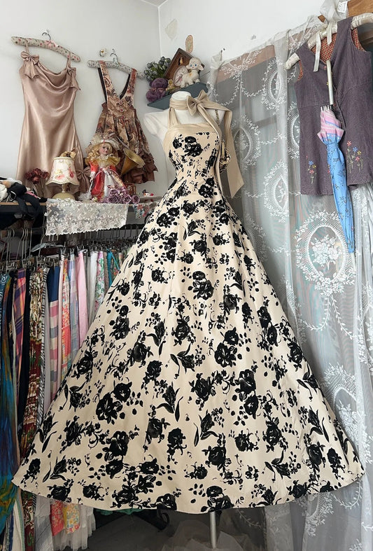Classy Prom Dresses Ball Gown Halter Champagne Satin Long Formal Evening Outfits N3768
