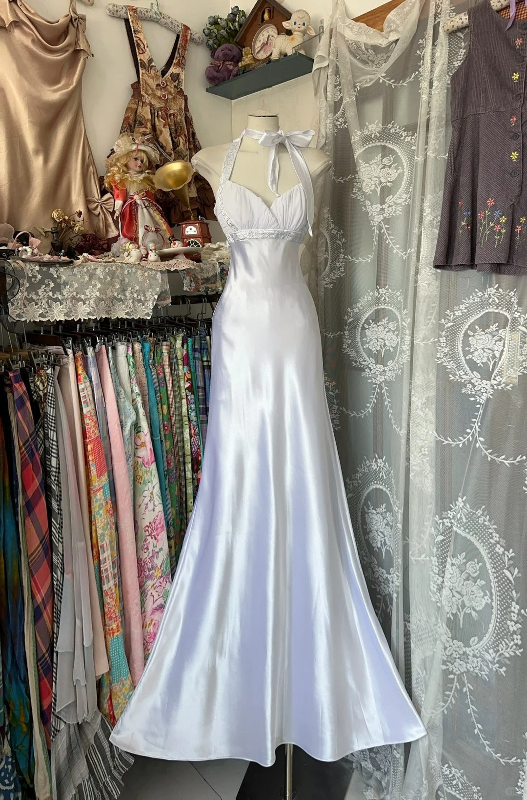 Classy Prom Dresses Mermaid Halter White With Beading Satin Long Formal Evening Outfits N3731