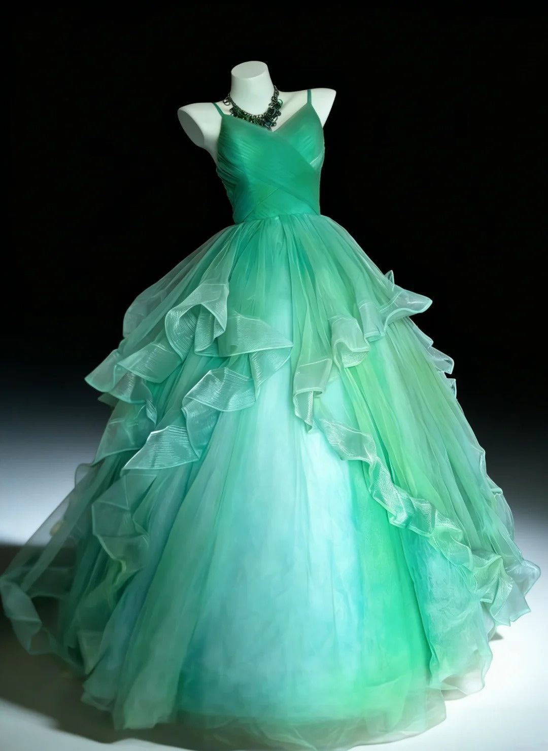 Cute Ball Gown Spaghetti Straps Green Tulle With Ruffled Long Party Gowns Prom Dresses N3040