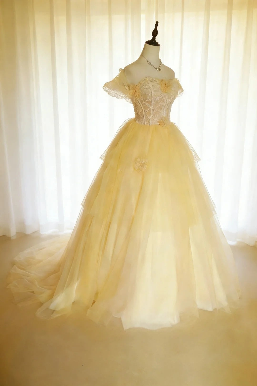 Modest Prom Dresses Ball Gown Off The Shoulder Yellow Tulle With Sleeves Long Quince Dress N2967