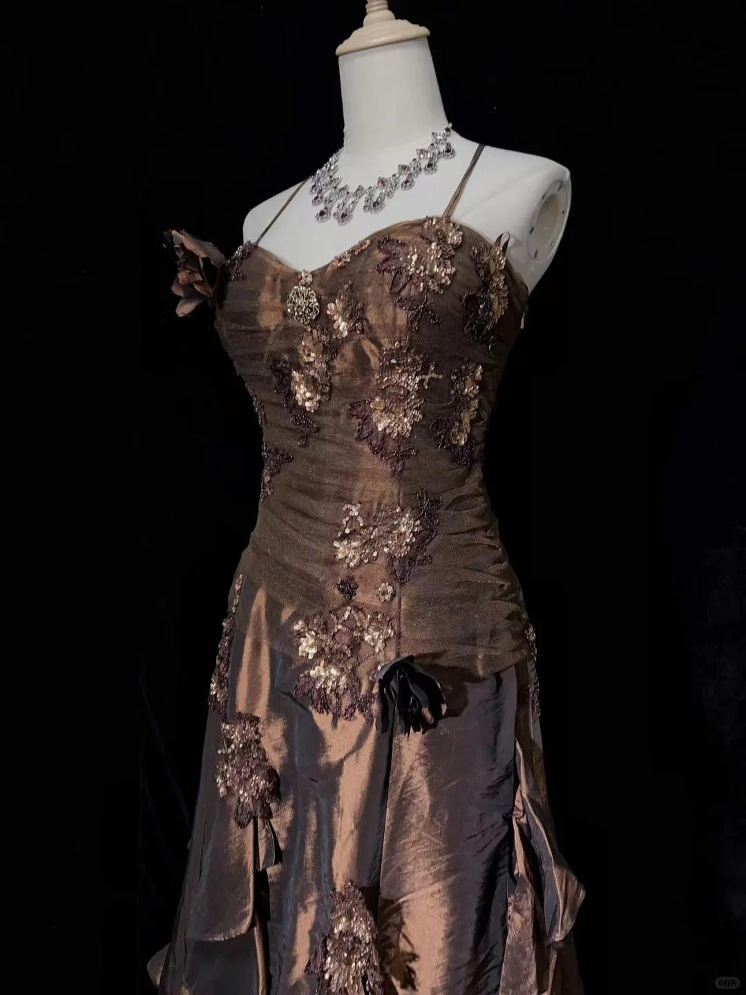 Modest Prom Dresses A line Spaghetti Strap Brown Satin Sleeveless Long Formal Evening Outfits N3639