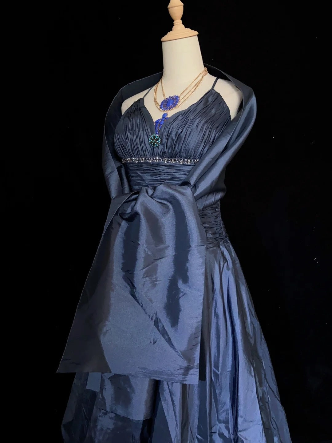 Timeless Prom Dresses Ball Gown Halter Navy Blue Taffeta With Beading Cape Evening Outfits N3287
