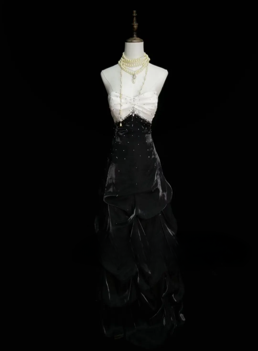 Chic Formal Mermaid Spaghetti Strap White Tops Black Skirt Satin With Beads Style Impress Long Prom Dresses Party Gowns OB033