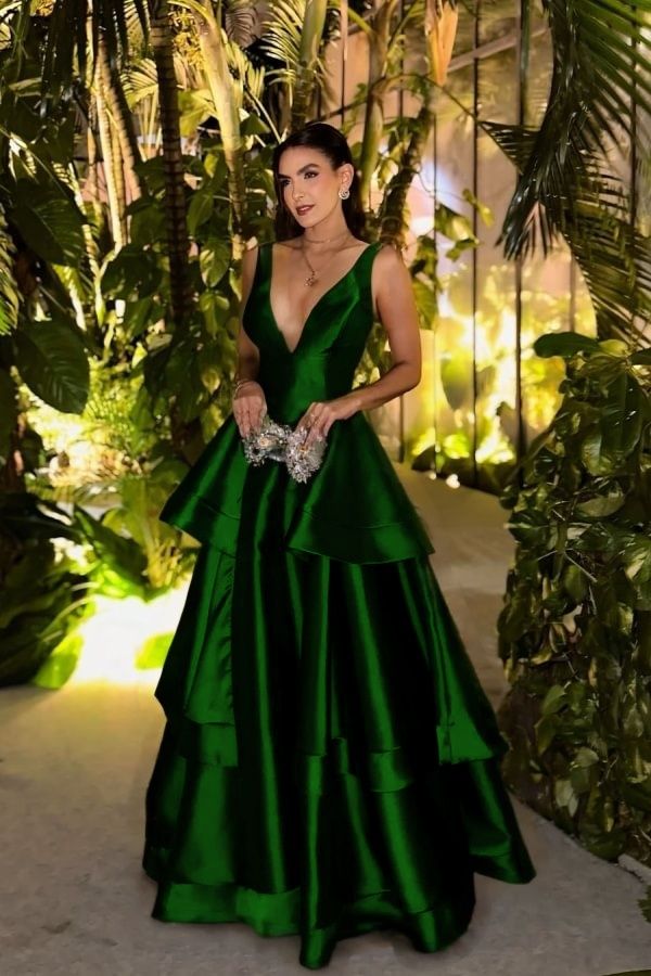 Straps Deep V Neck Sleeveless A Line Long Prom Dress With Pleated Birthday Outfits AB2313